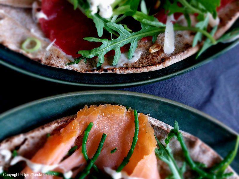 Libanees platbrood met vlees of vis 