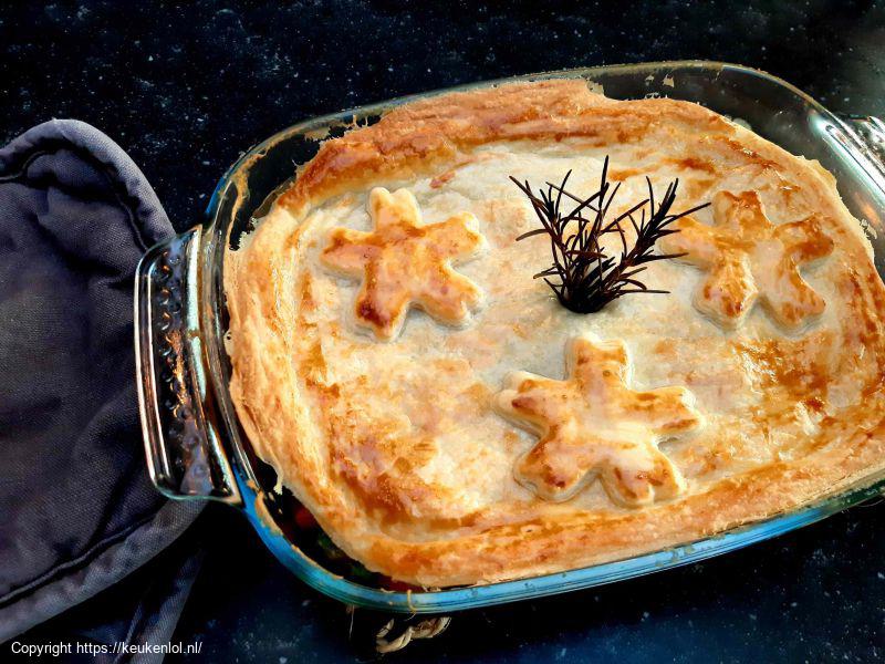 Engelse pie met romige kip vulling