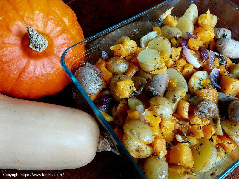 Tray bake van pompoen en aardappel