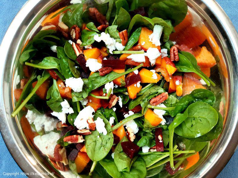 Fruitige bieten-spinaziesalade