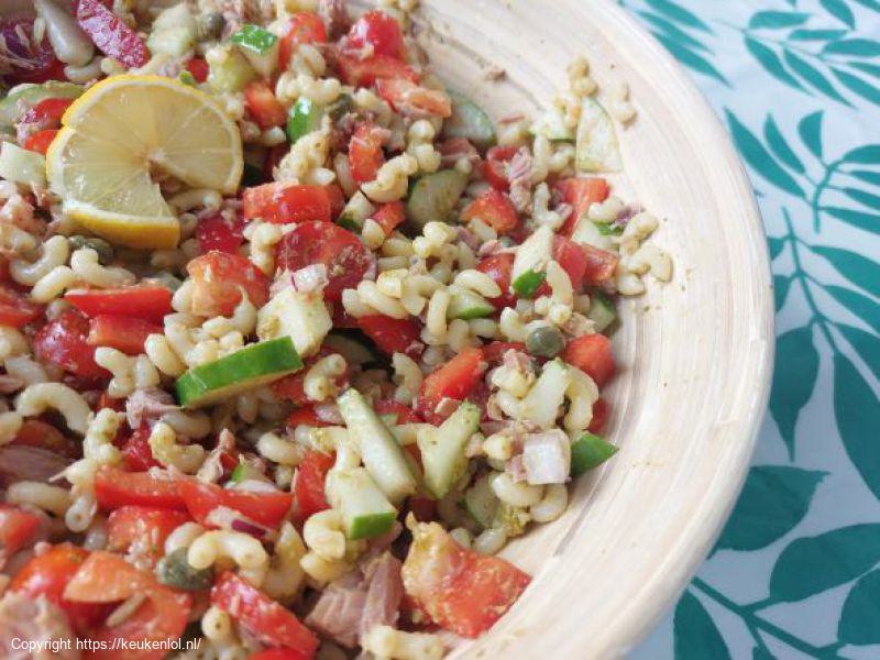 Pastasalade met tonijn