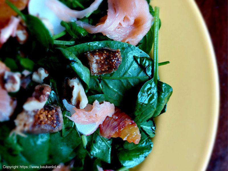 spinazie salade met gerookte zalm